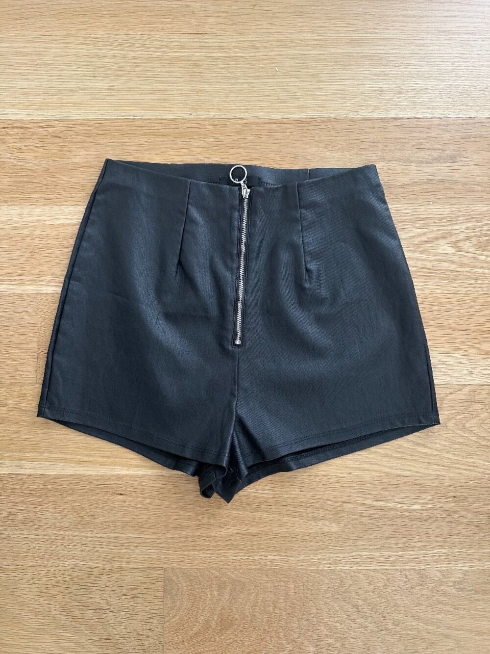 IRIS Faux Leather High Waist Ring Zip Shorts Black S